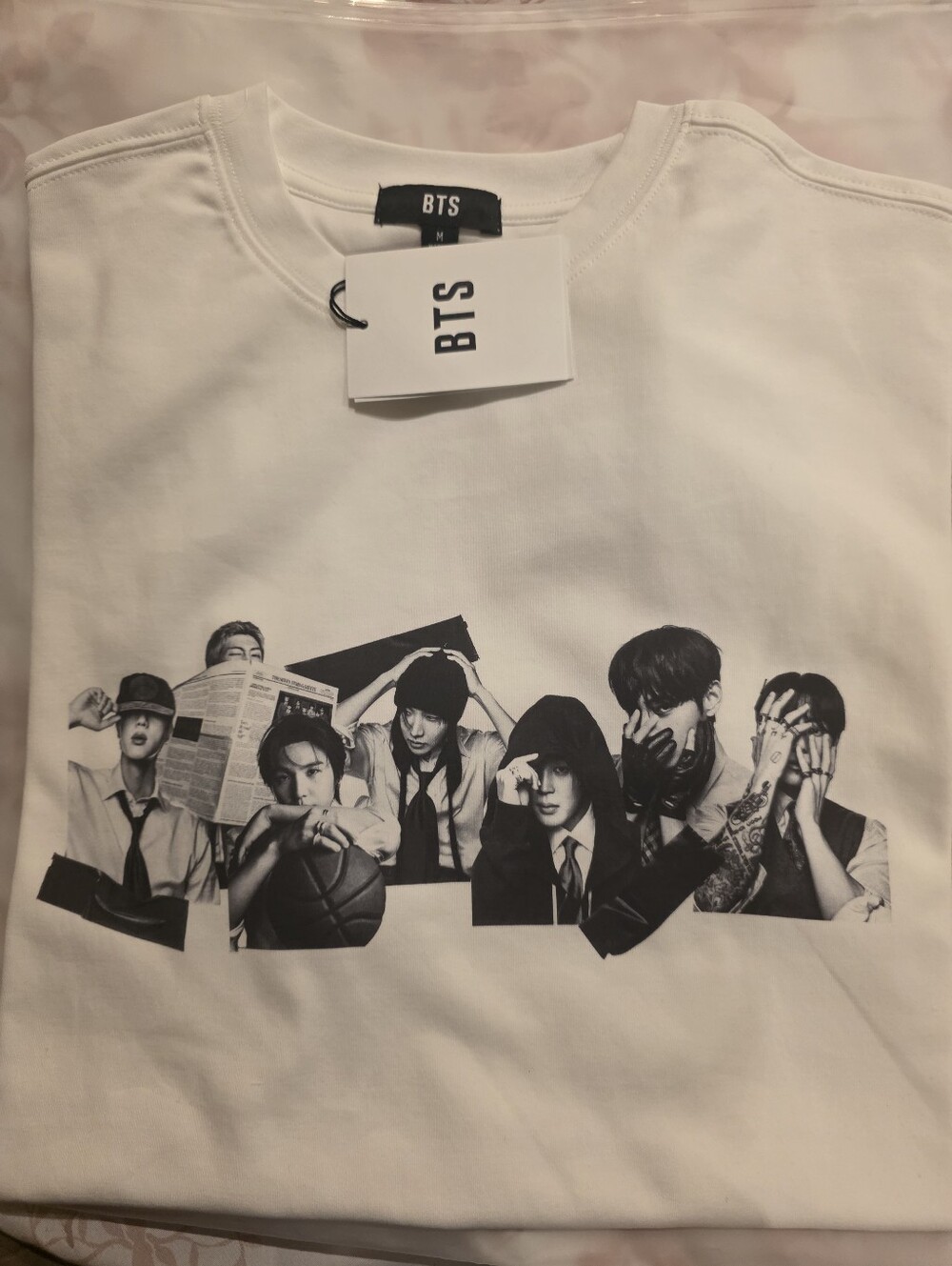 BTS Official ARIRANG Pop Up Merch T-Shirt - Picture 3 of 6